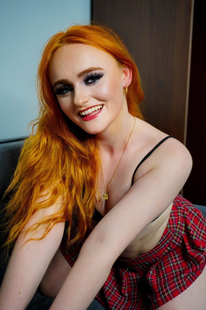 Bisexual amateur porn star Pixie Bell
